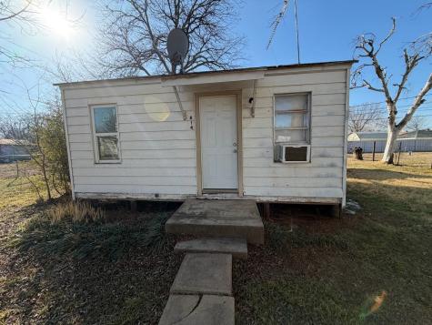 814 Tennessee Street Graham TX 76450