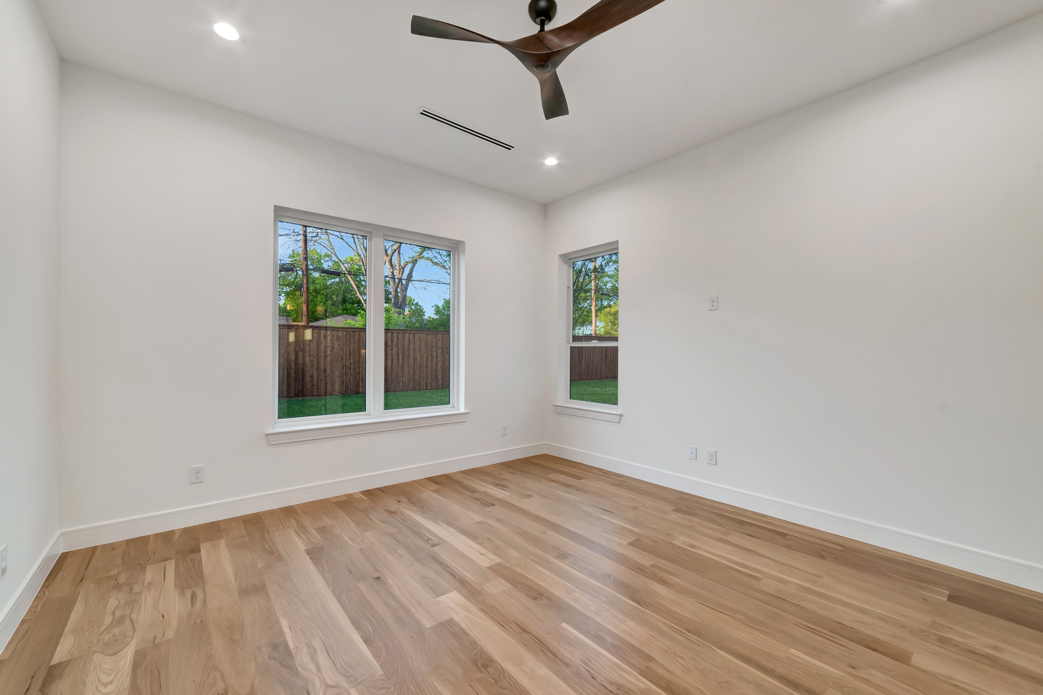 3667 Ingleside Drive Dallas TX 75229