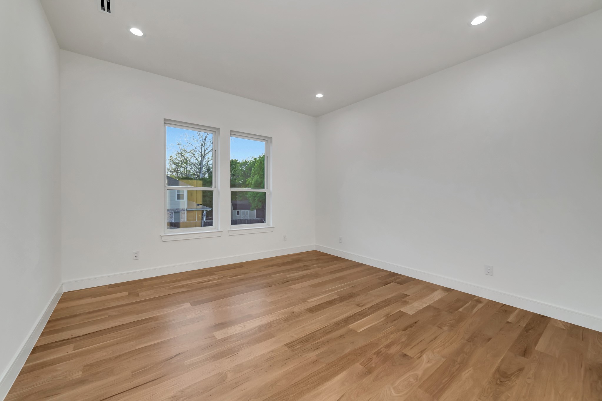 3667 Ingleside Drive Dallas TX 75229