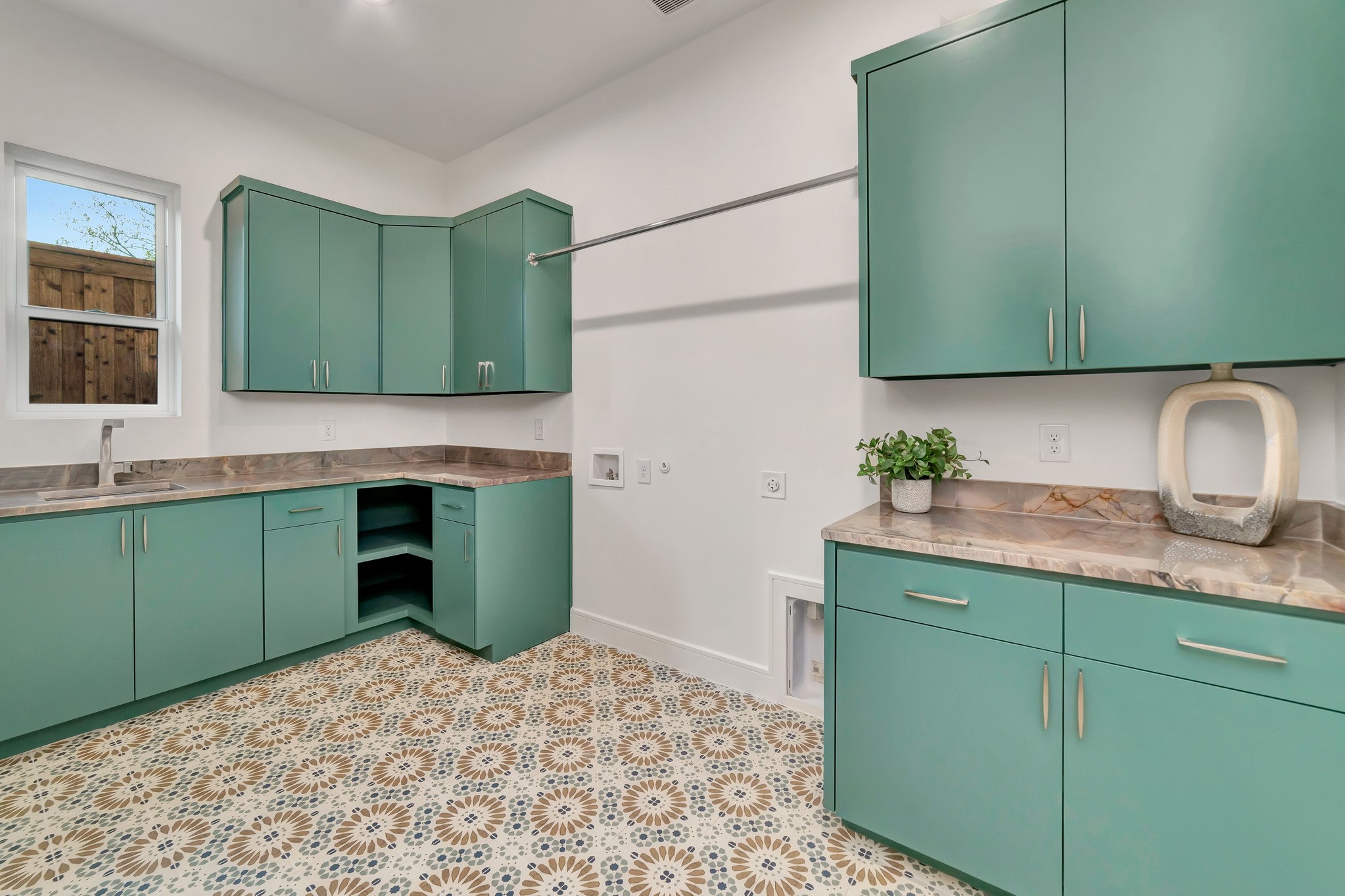 3667 Ingleside Drive Dallas TX 75229