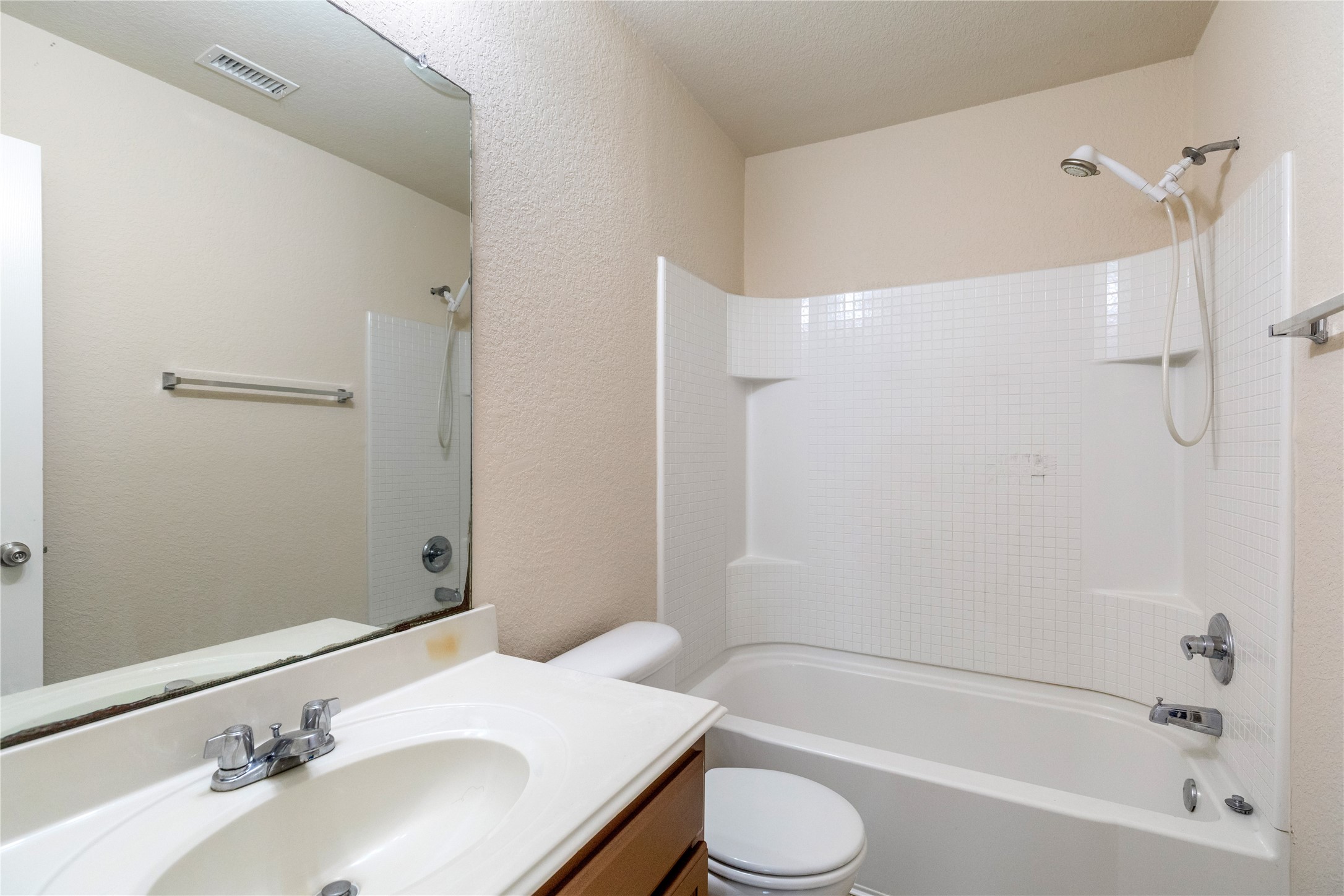 5140 Mirror Lake Drive Haltom City TX 76117