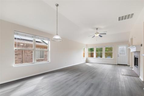 5140 Mirror Lake Drive Haltom City TX 76117