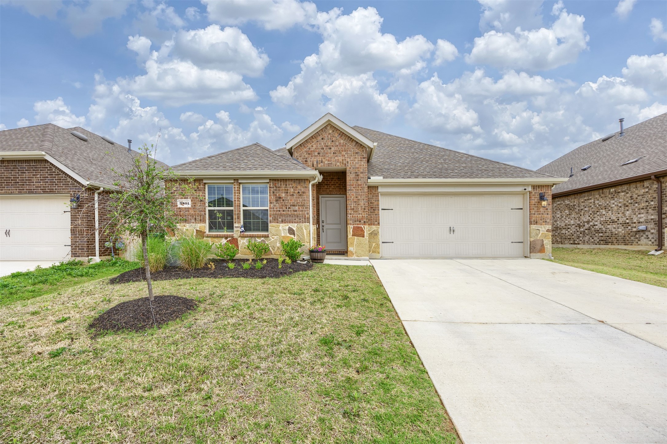 9801 Elk Falls Lane Aubrey TX 76227