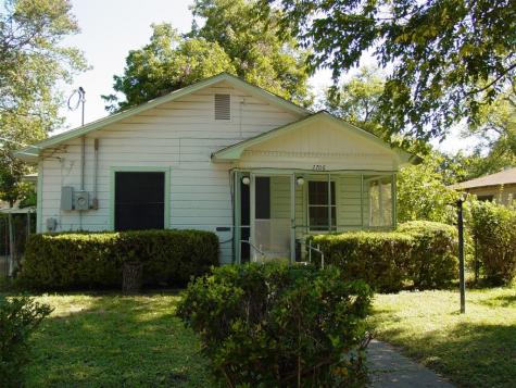 2706 Gertrude Avenue Dallas TX 75210