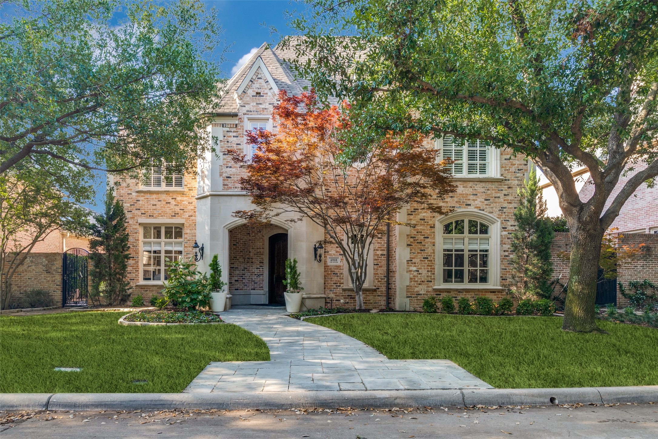 6910 Oak Manor Drive Dallas TX 75230