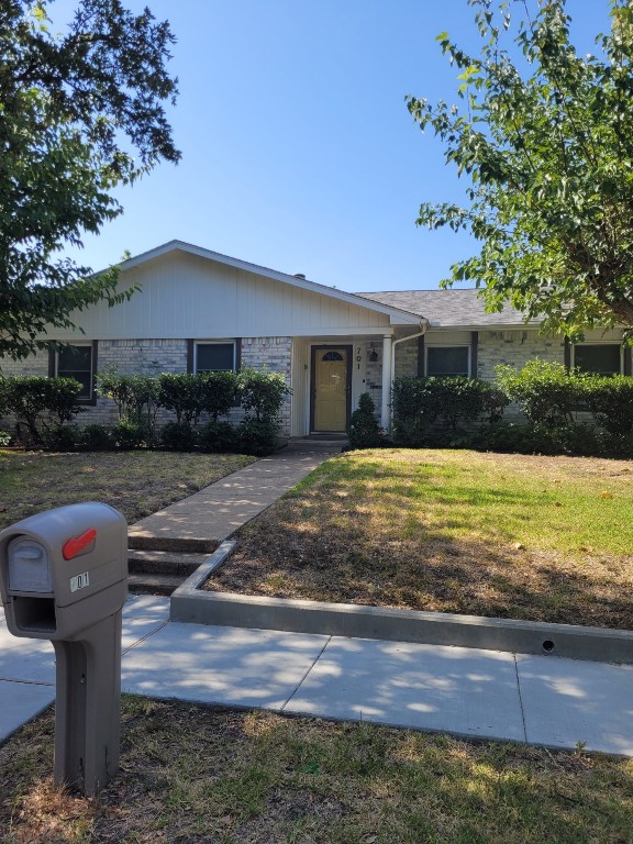701 Edelweiss Drive Grand Prairie TX 75052