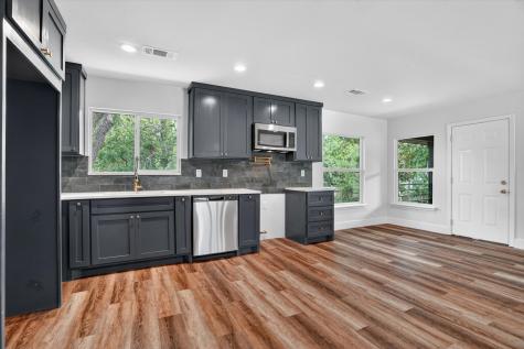 4828 Staples Avenue Fort Worth TX 76133