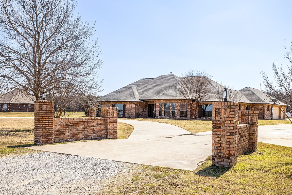 2100 S Shore Drive Bonham TX 75418