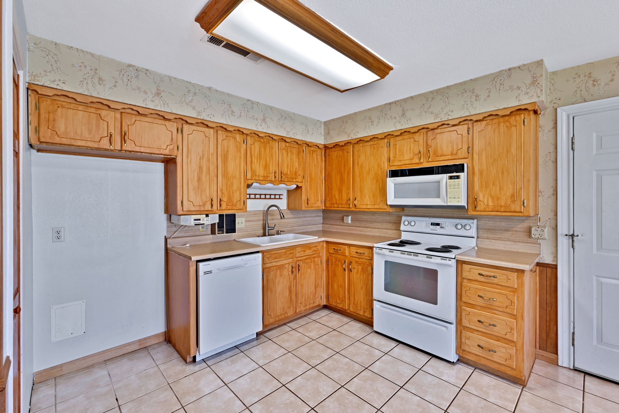 501 Post Oak Lane Burleson TX 76028