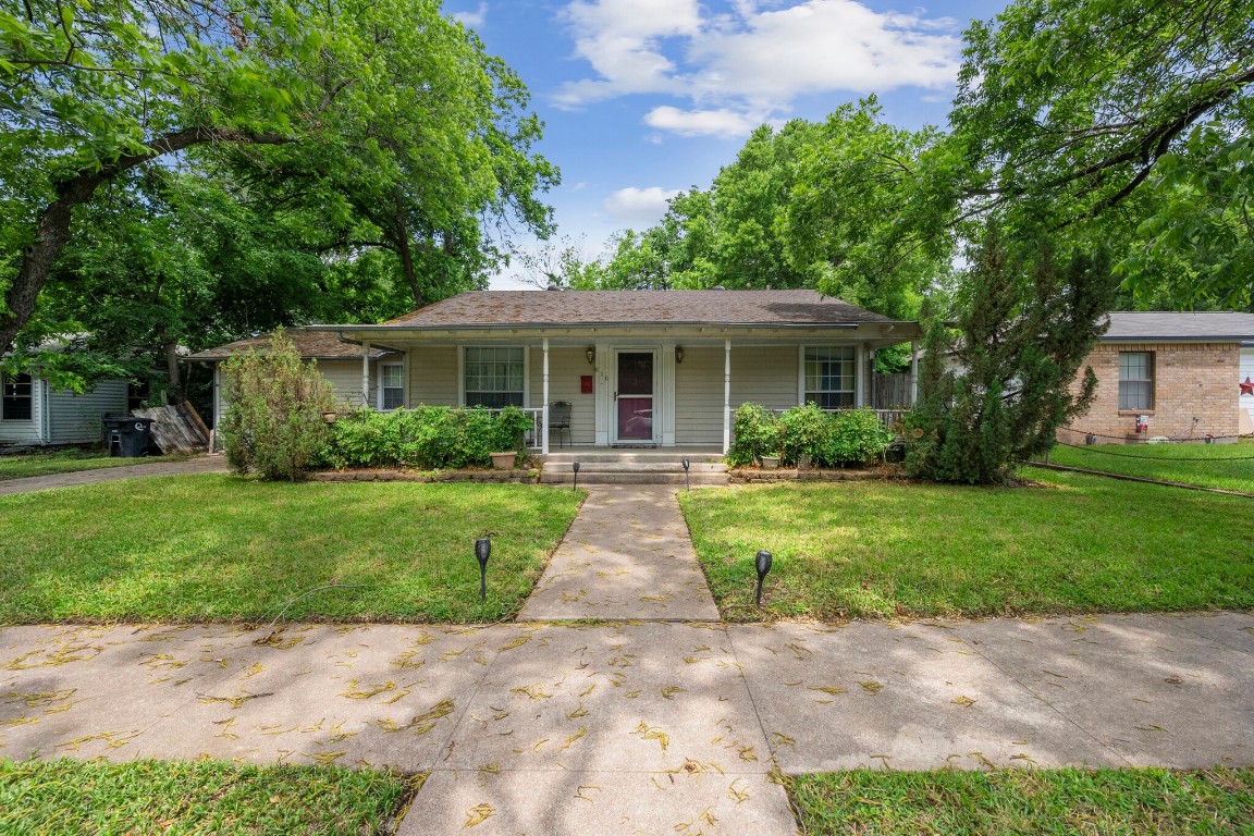 816 Featherston Street Cleburne TX 76033
