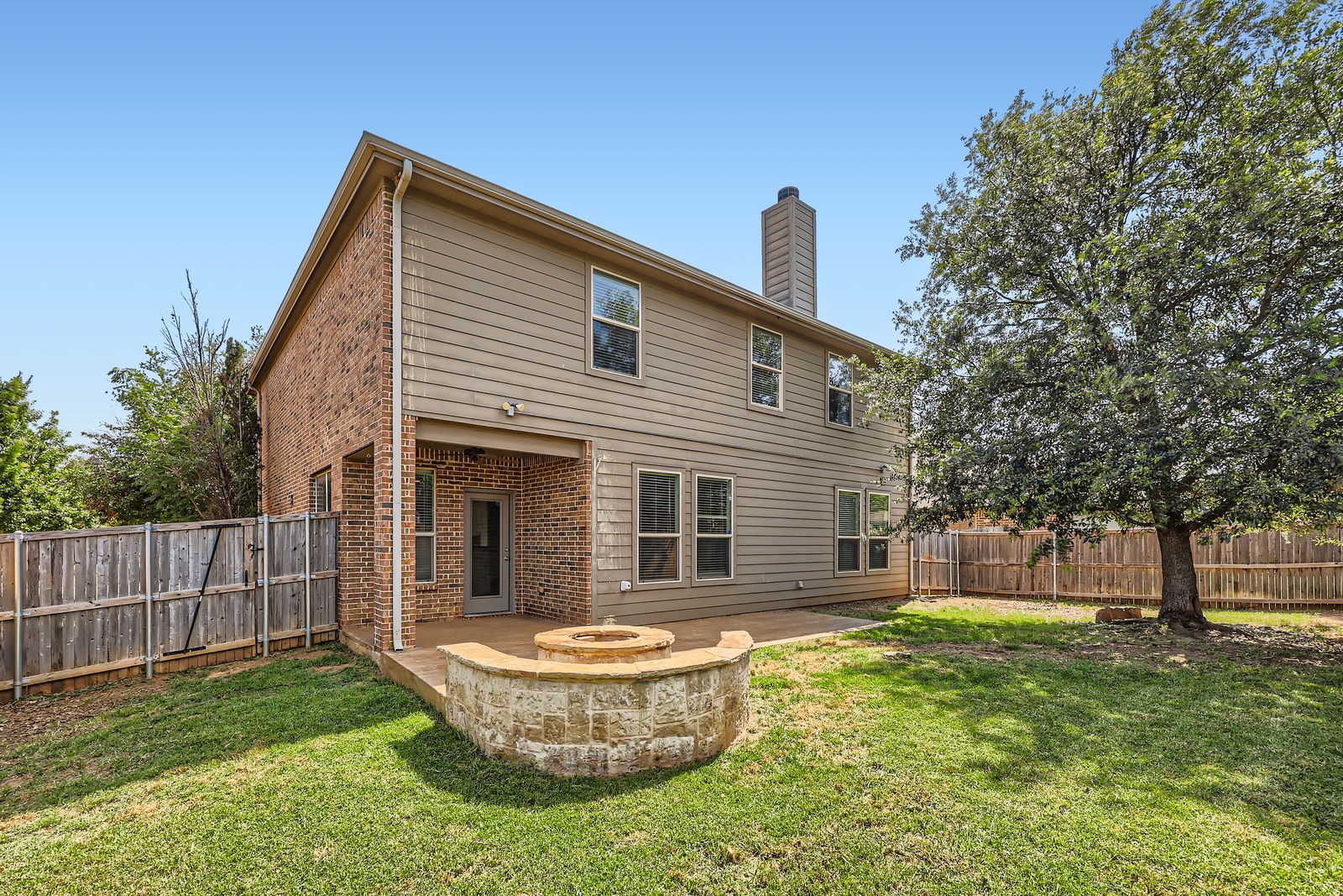 1017 Oarlock Drive Crowley TX 76036