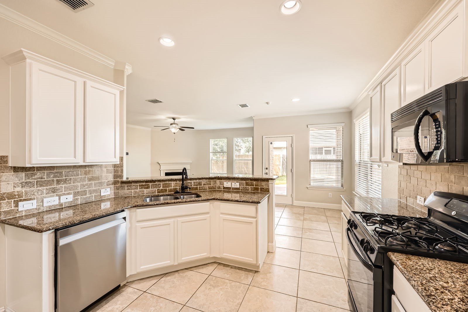 1017 Oarlock Drive Crowley TX 76036