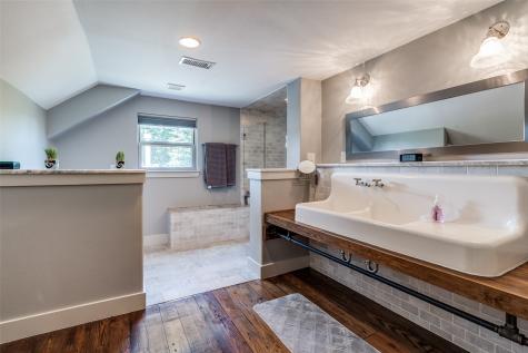 5323 Denton Drive Dallas TX 75235
