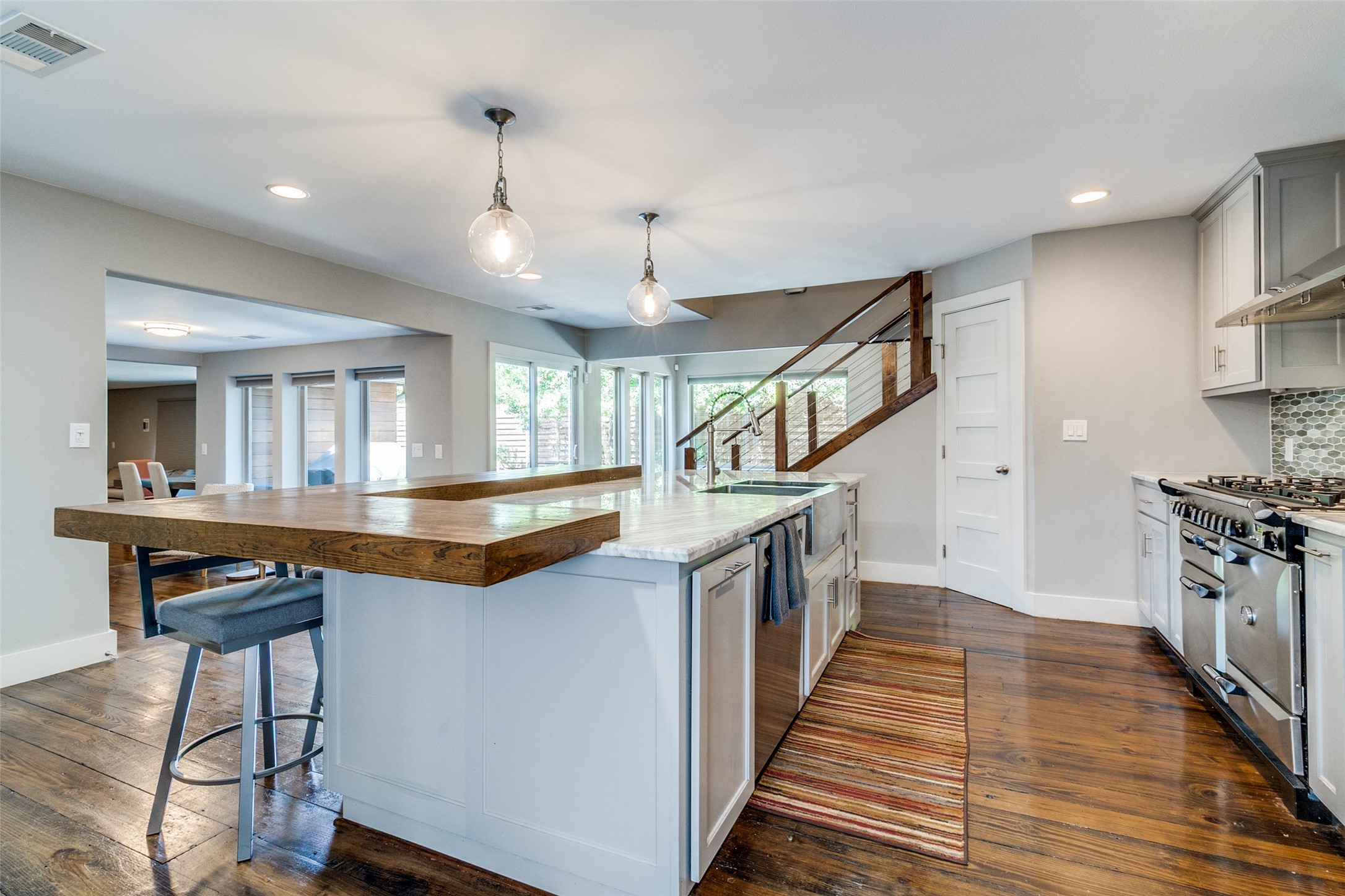 5323 Denton Drive Dallas TX 75235