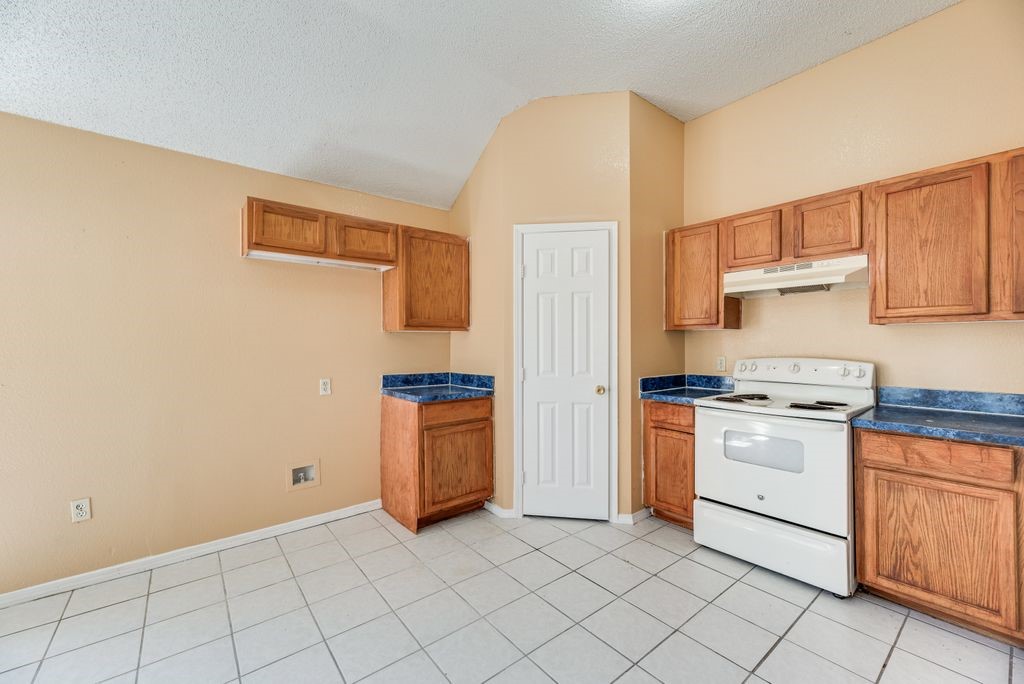 1019 Balkan Drive Lancaster TX 75134