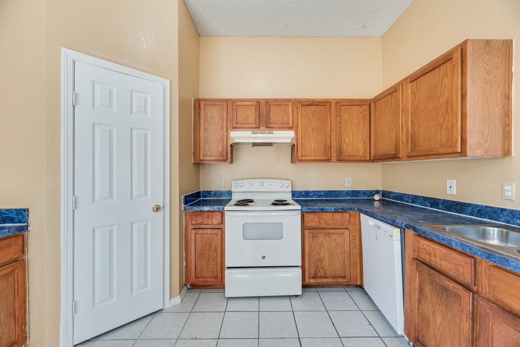 1019 Balkan Drive Lancaster TX 75134
