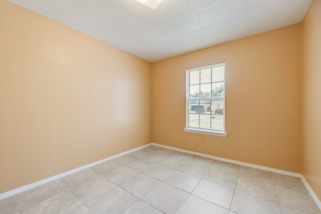 1019 Balkan Drive Lancaster TX 75134