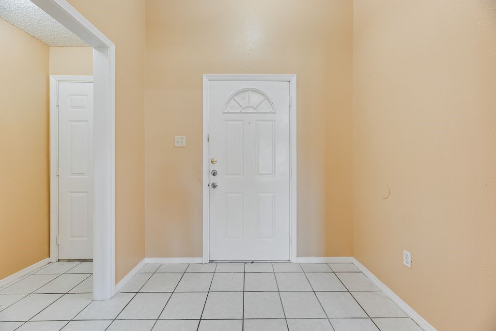 1019 Balkan Drive Lancaster TX 75134