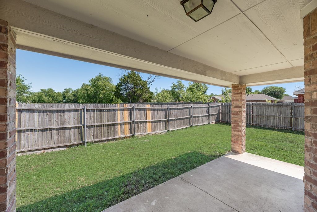 1019 Balkan Drive Lancaster TX 75134