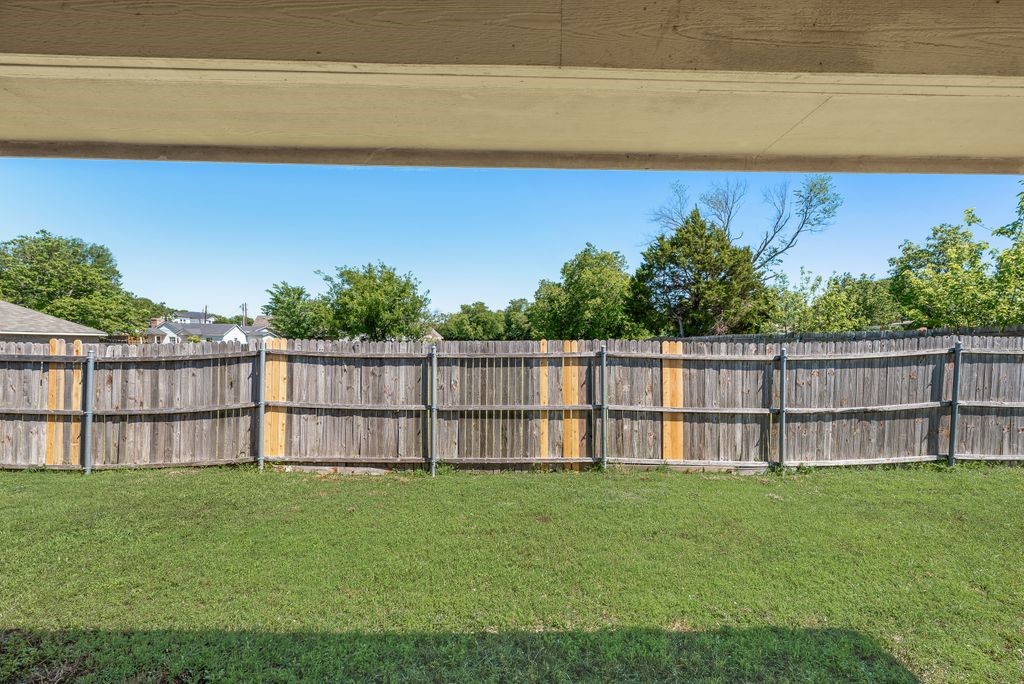 1019 Balkan Drive Lancaster TX 75134