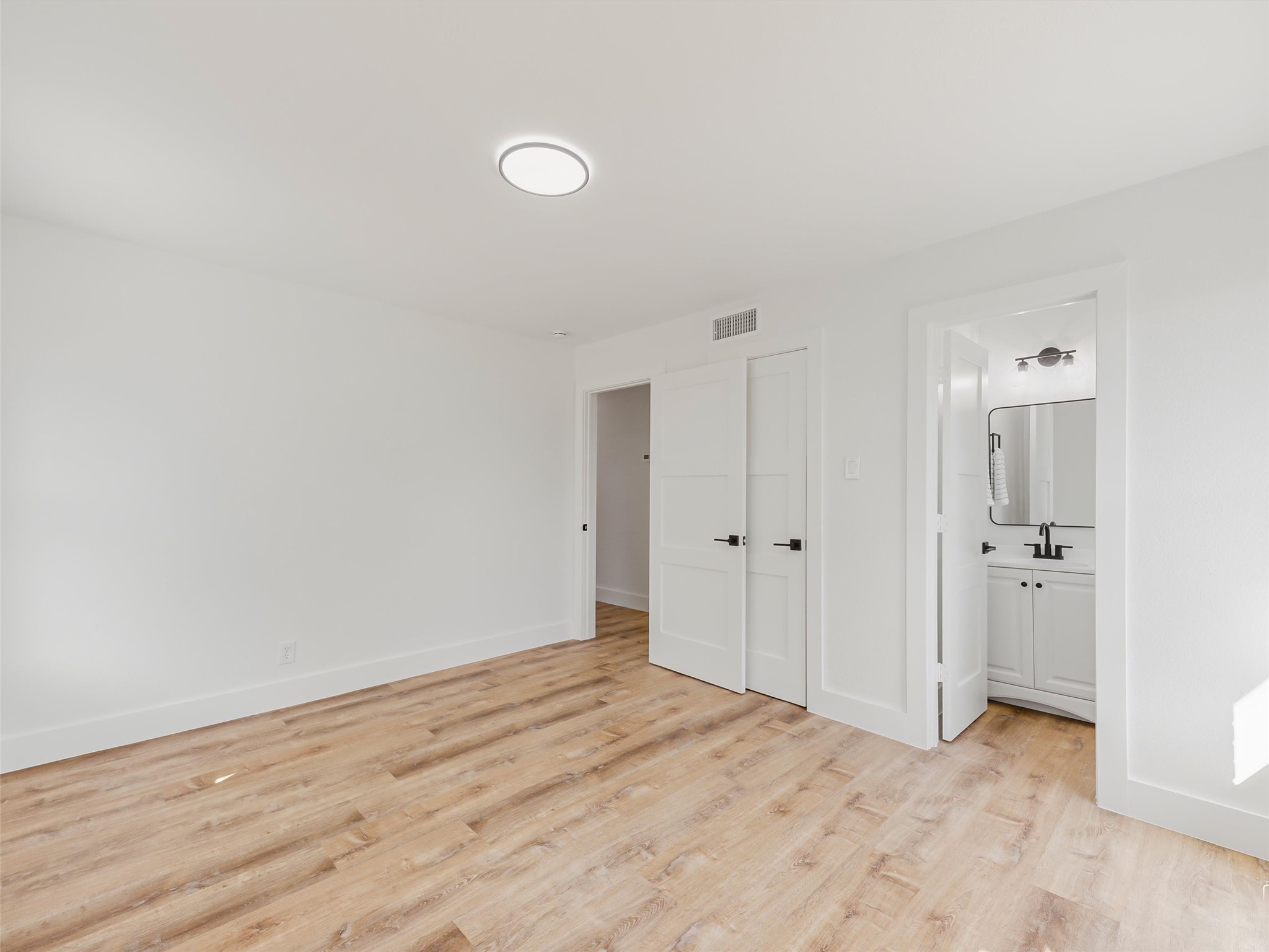 9011 Liptonshire Drive Dallas TX 75238