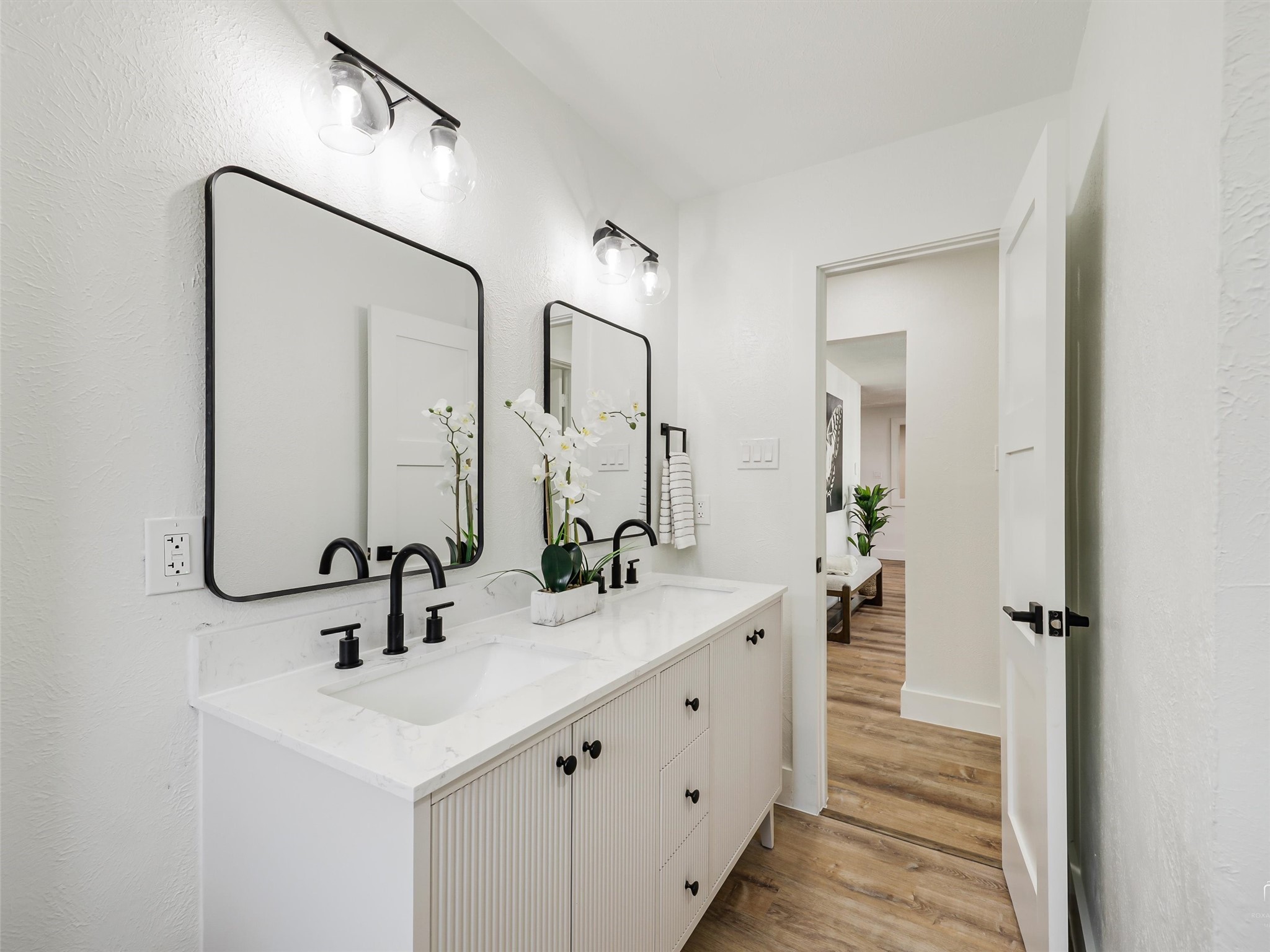 9011 Liptonshire Drive Dallas TX 75238