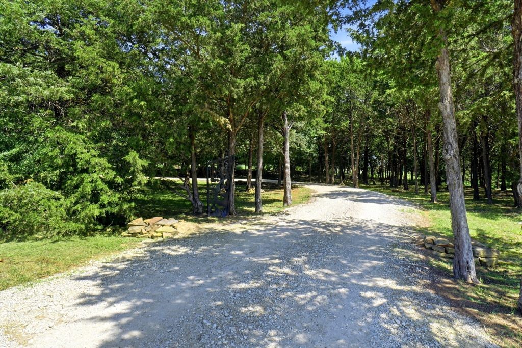 180 E Greer Road Sadler TX 76264