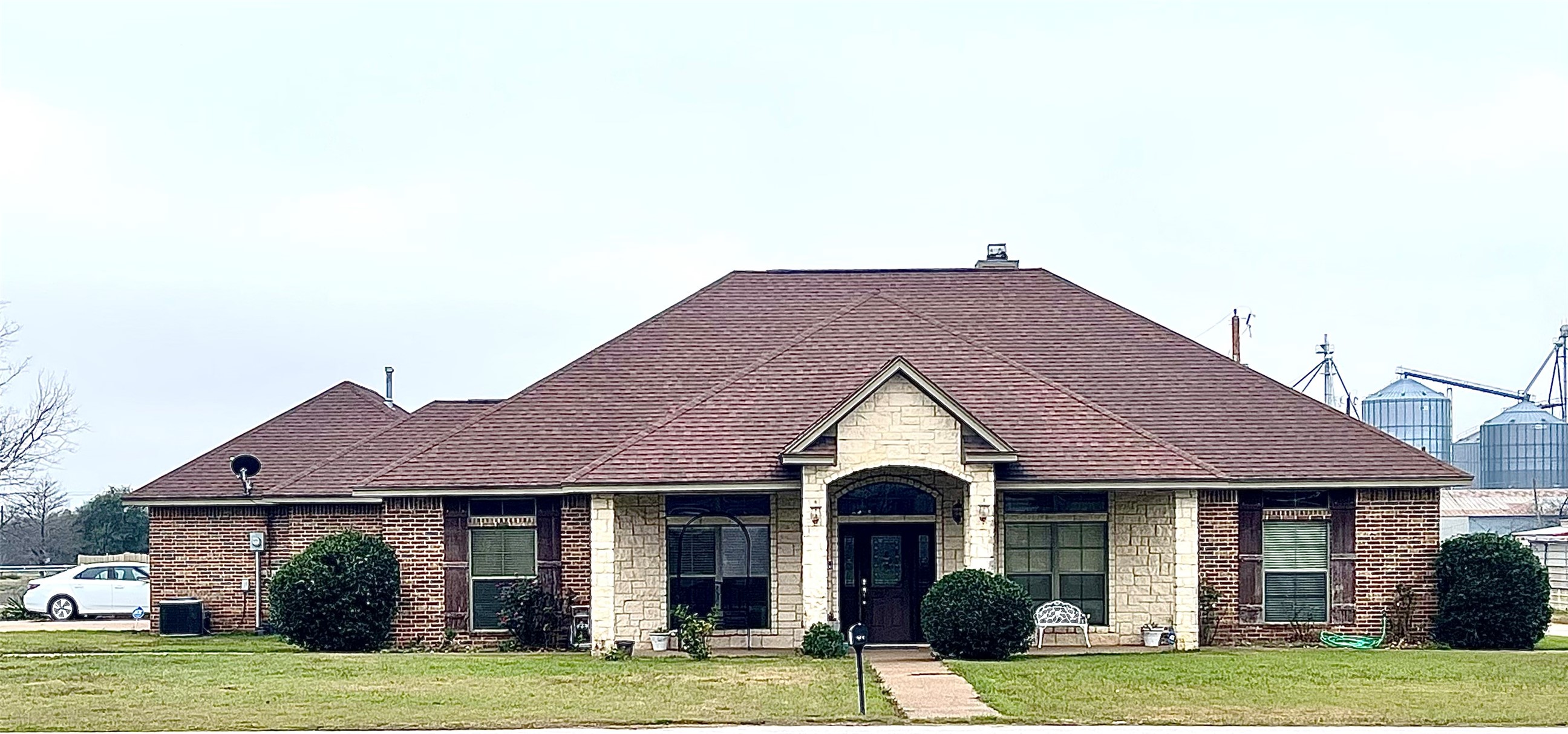 201 S Pearl Street Mart TX 76664