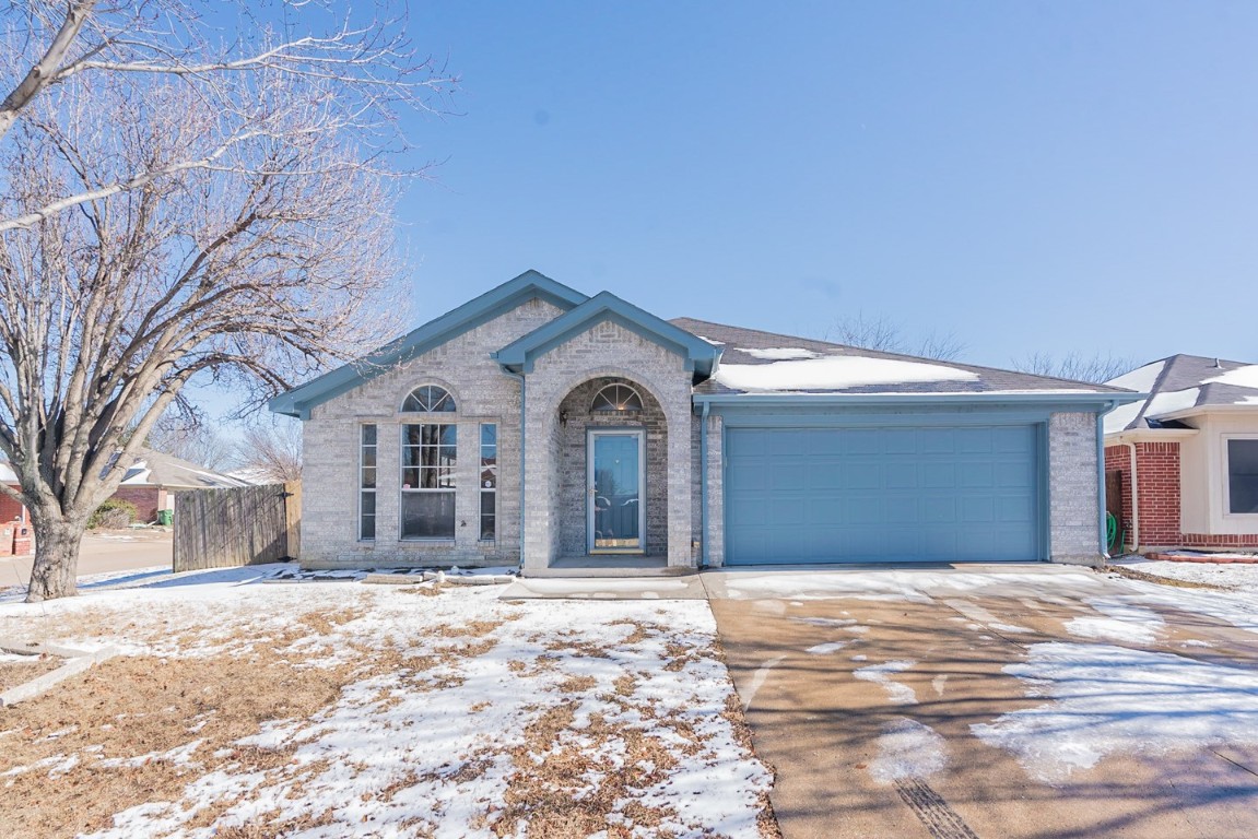 7001 Stetter Drive Arlington TX 76001