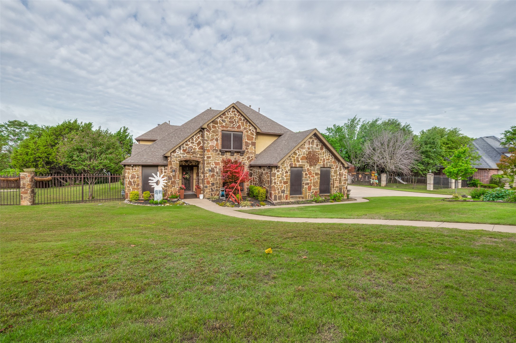 911 Bentle Branch Lane Cedar Hill TX 75104