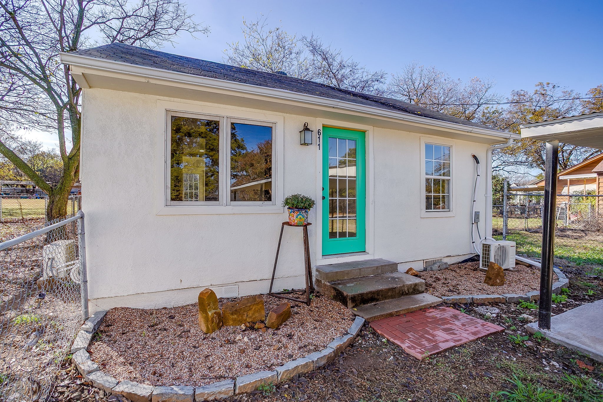 619 W Live Oak Street Jacksboro TX 76458