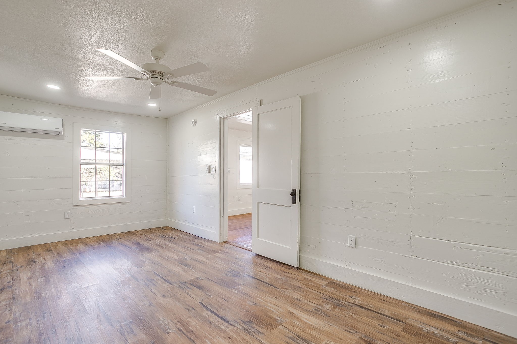 619 W Live Oak Street Jacksboro TX 76458