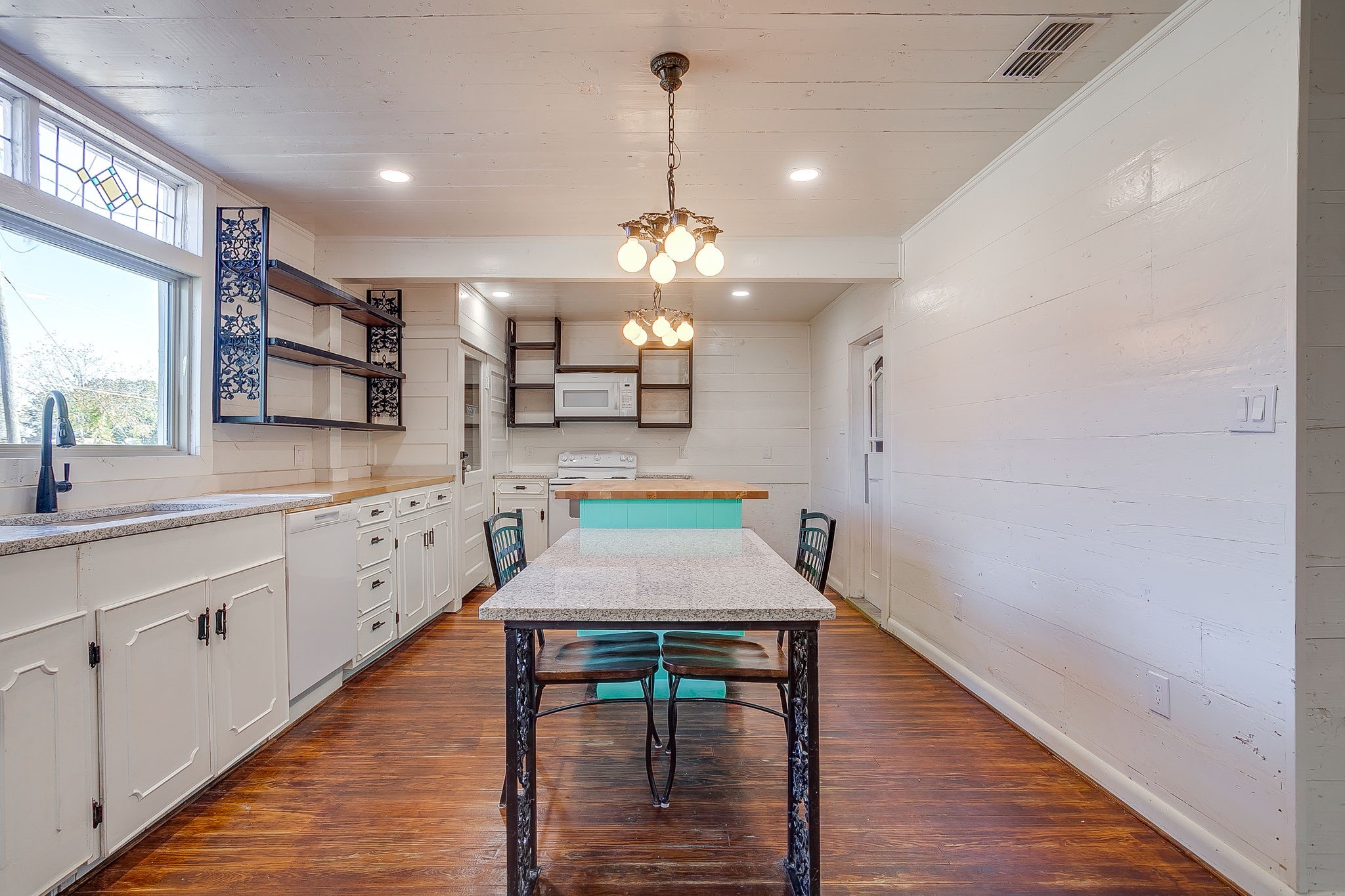 619 W Live Oak Street Jacksboro TX 76458