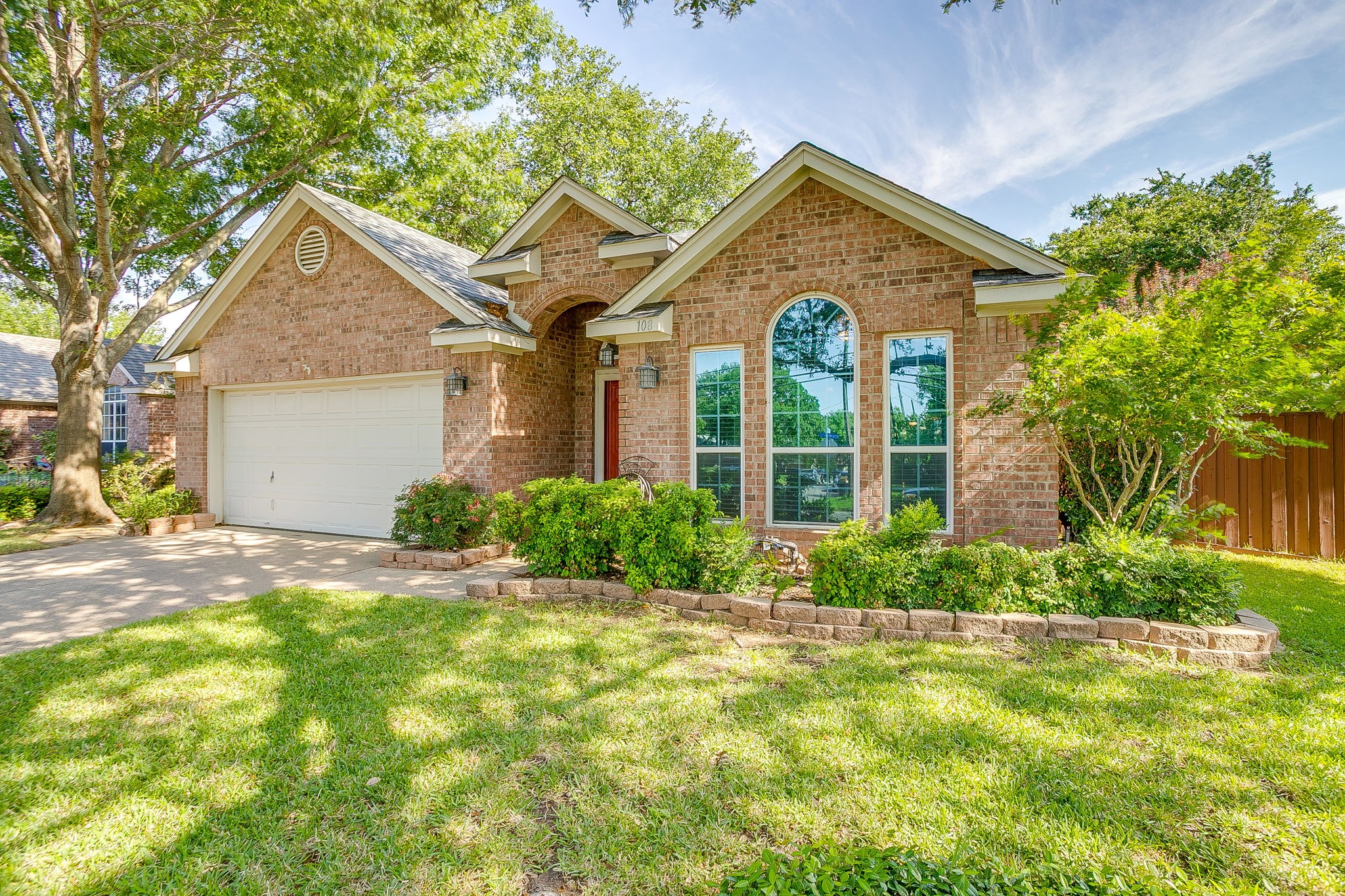 108 Hollywood Boulevard Euless TX 76040