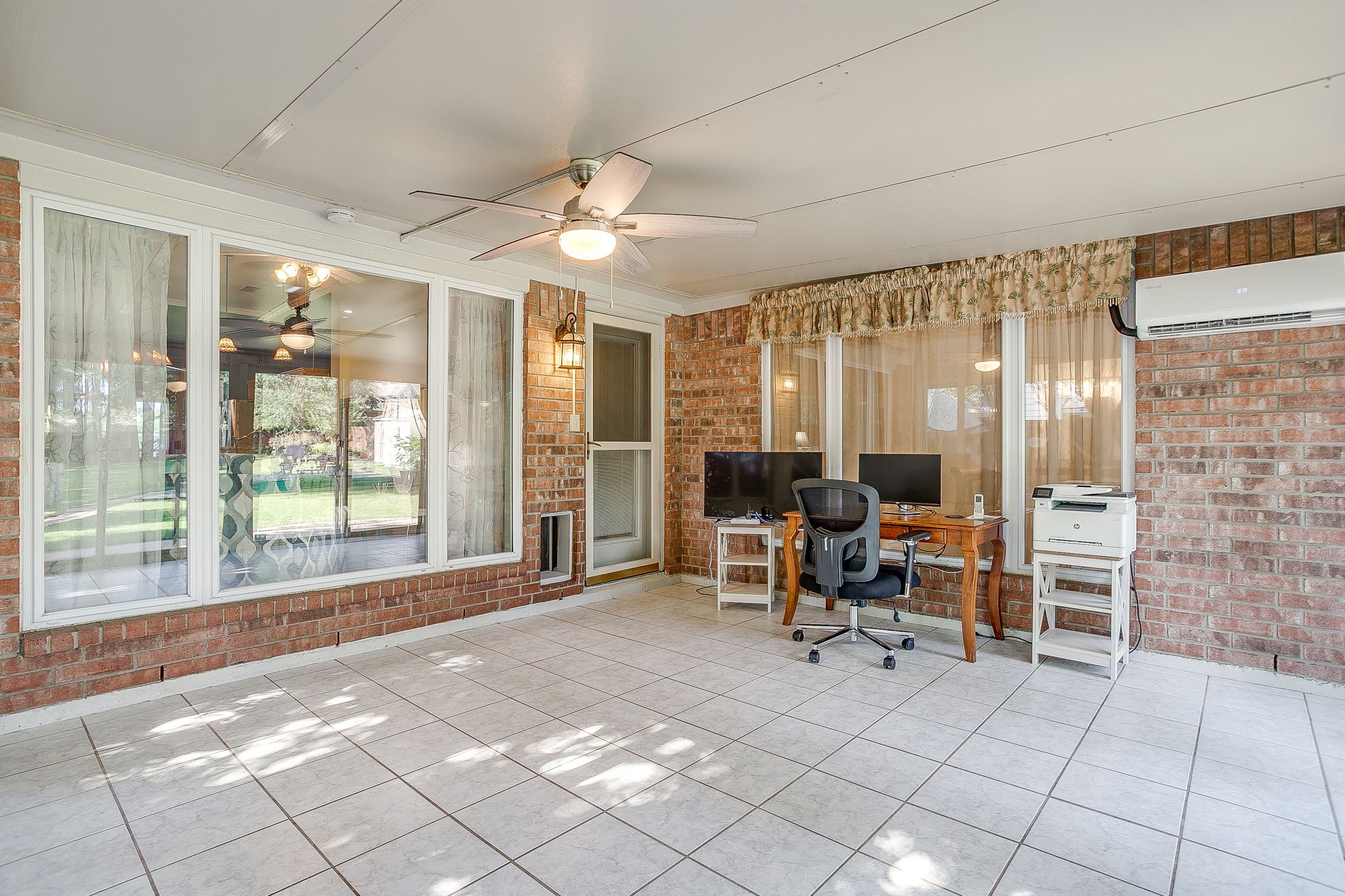 108 Hollywood Boulevard Euless TX 76040