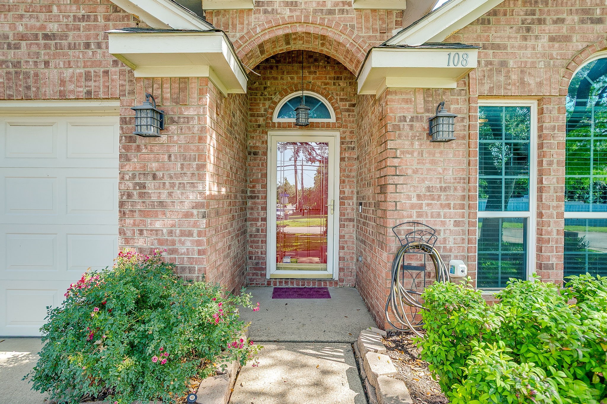 108 Hollywood Boulevard Euless TX 76040