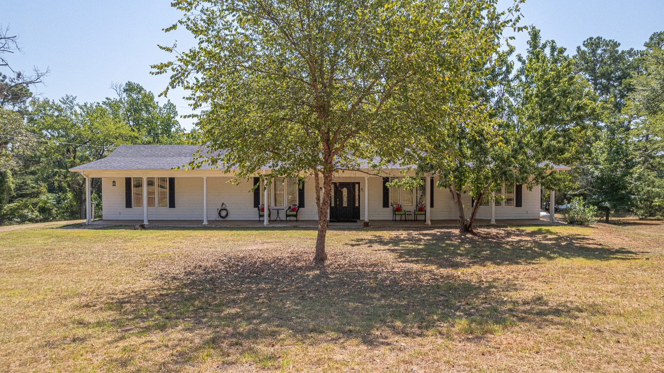 610 An County Road 404 Palestine TX 75803