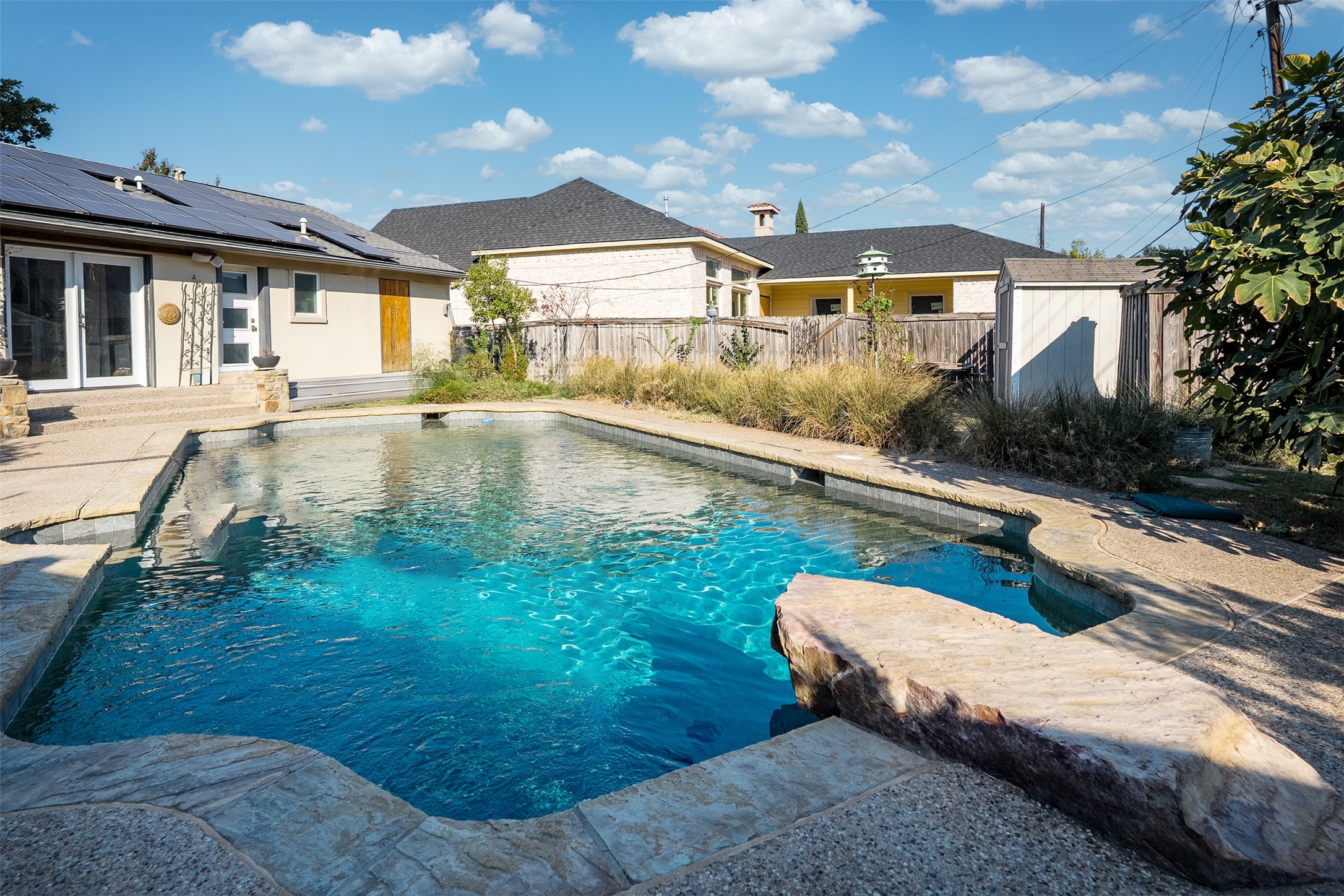2650 Mount View Drive Farmers Branch TX 75234