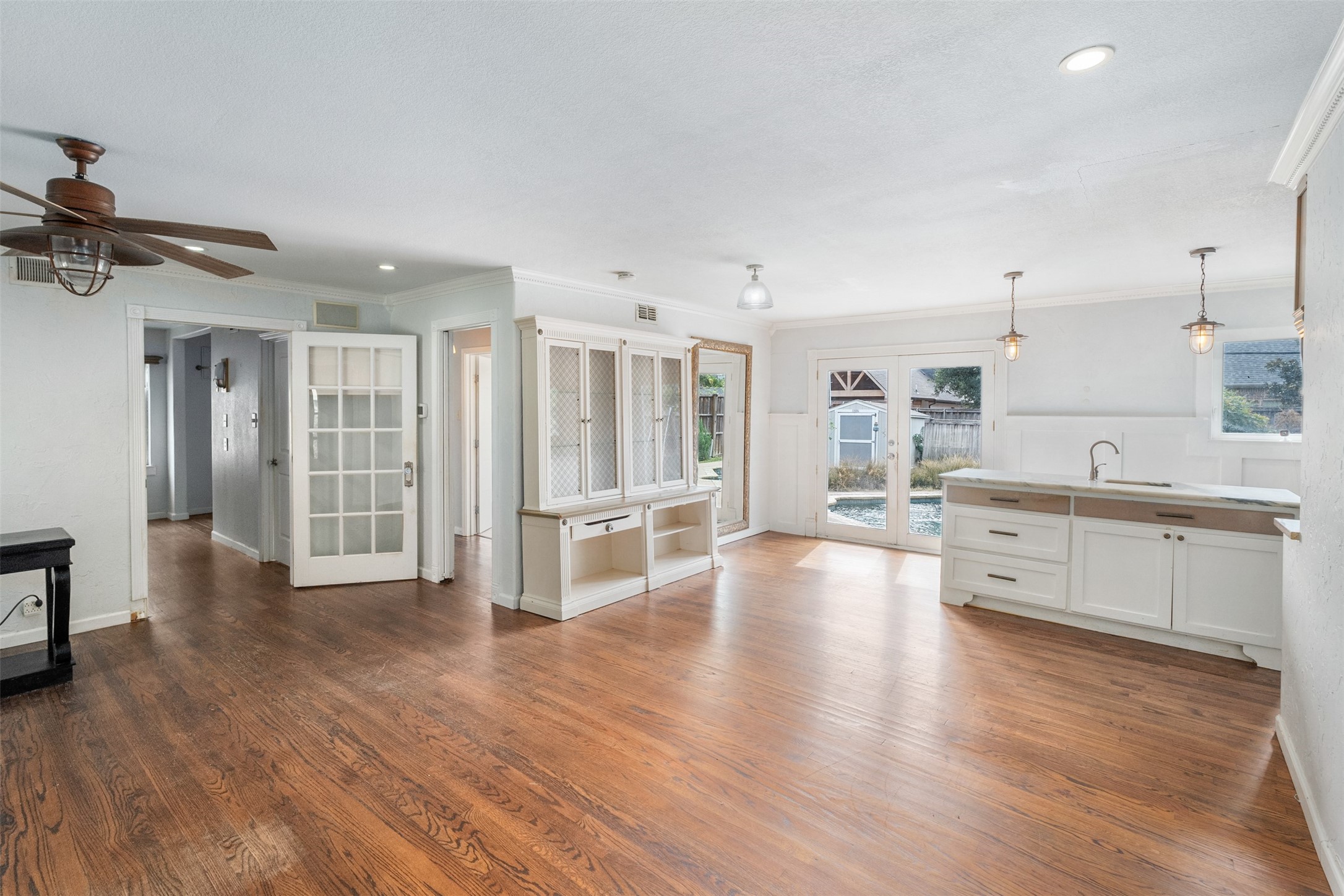 2650 Mount View Drive Farmers Branch TX 75234