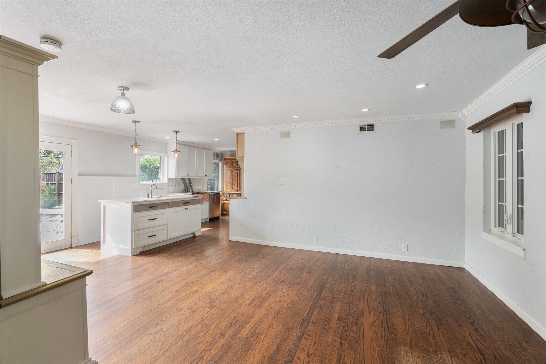 2650 Mount View Drive Farmers Branch TX 75234