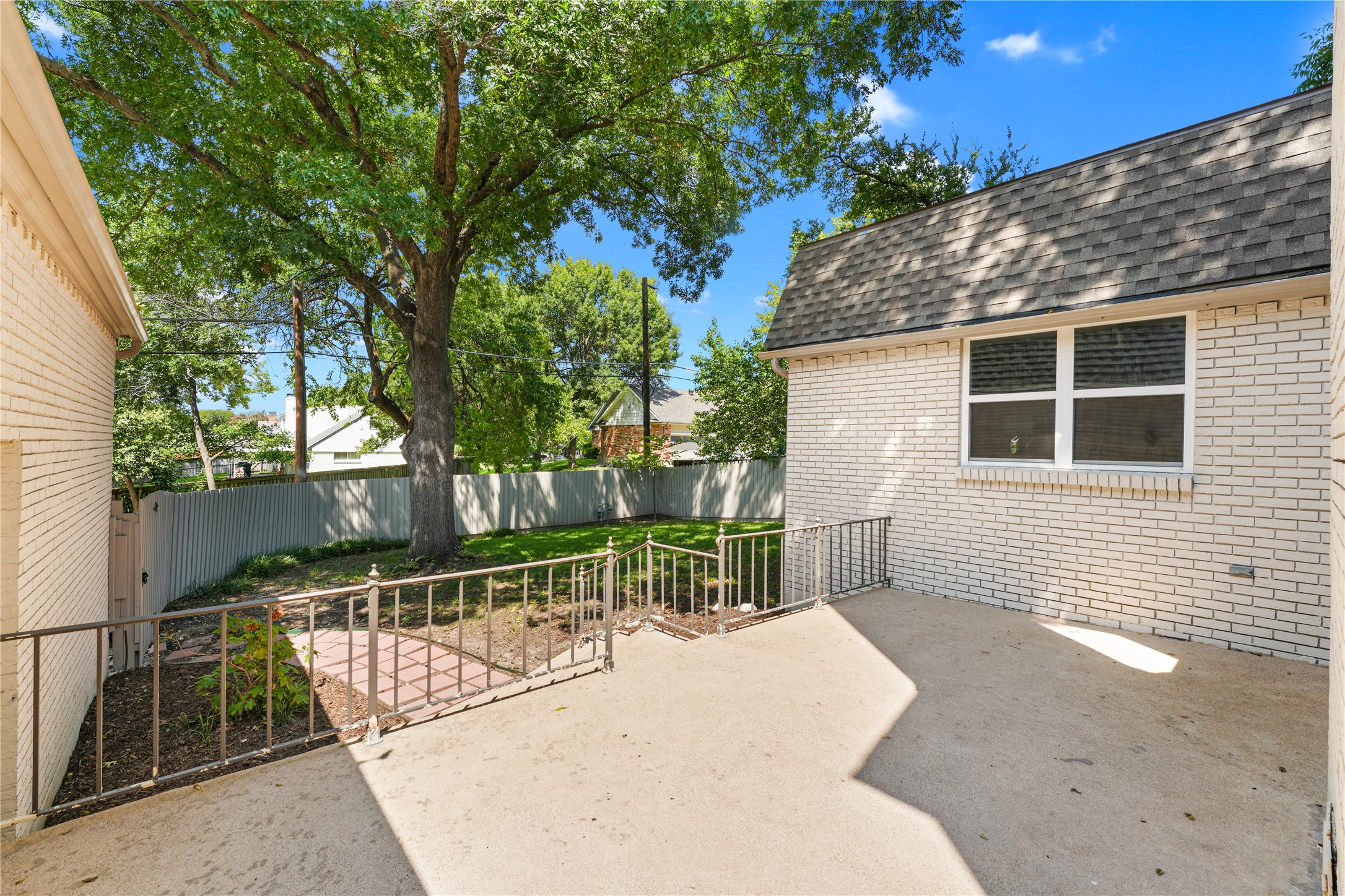 9531 Vinewood Drive Dallas TX 75228