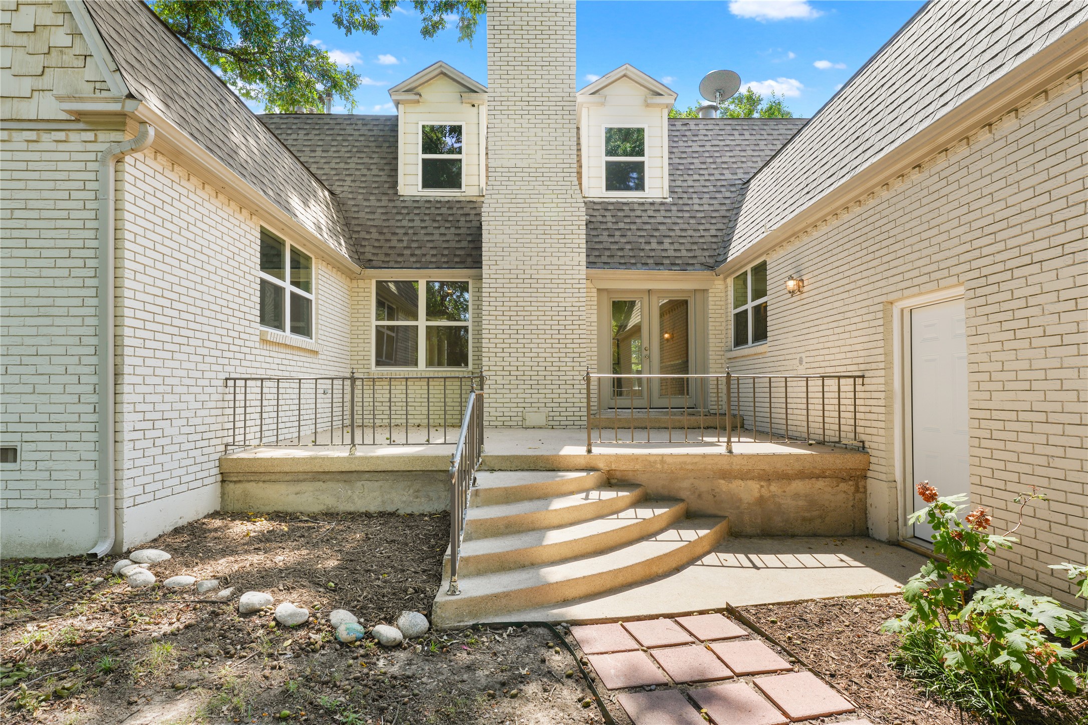 9531 Vinewood Drive Dallas TX 75228