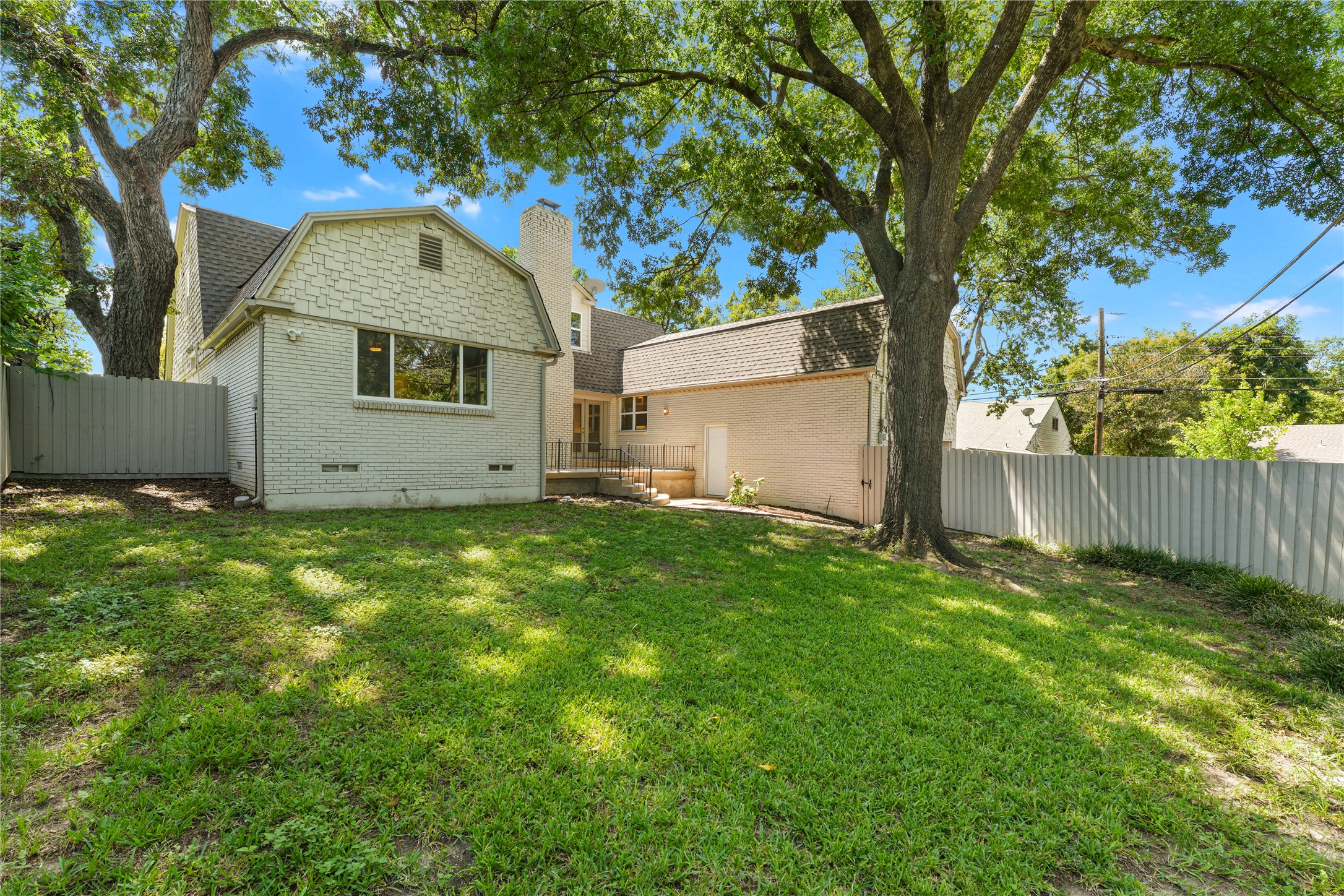 9531 Vinewood Drive Dallas TX 75228