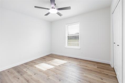 2105 Matterhorn Drive Garland TX 75044