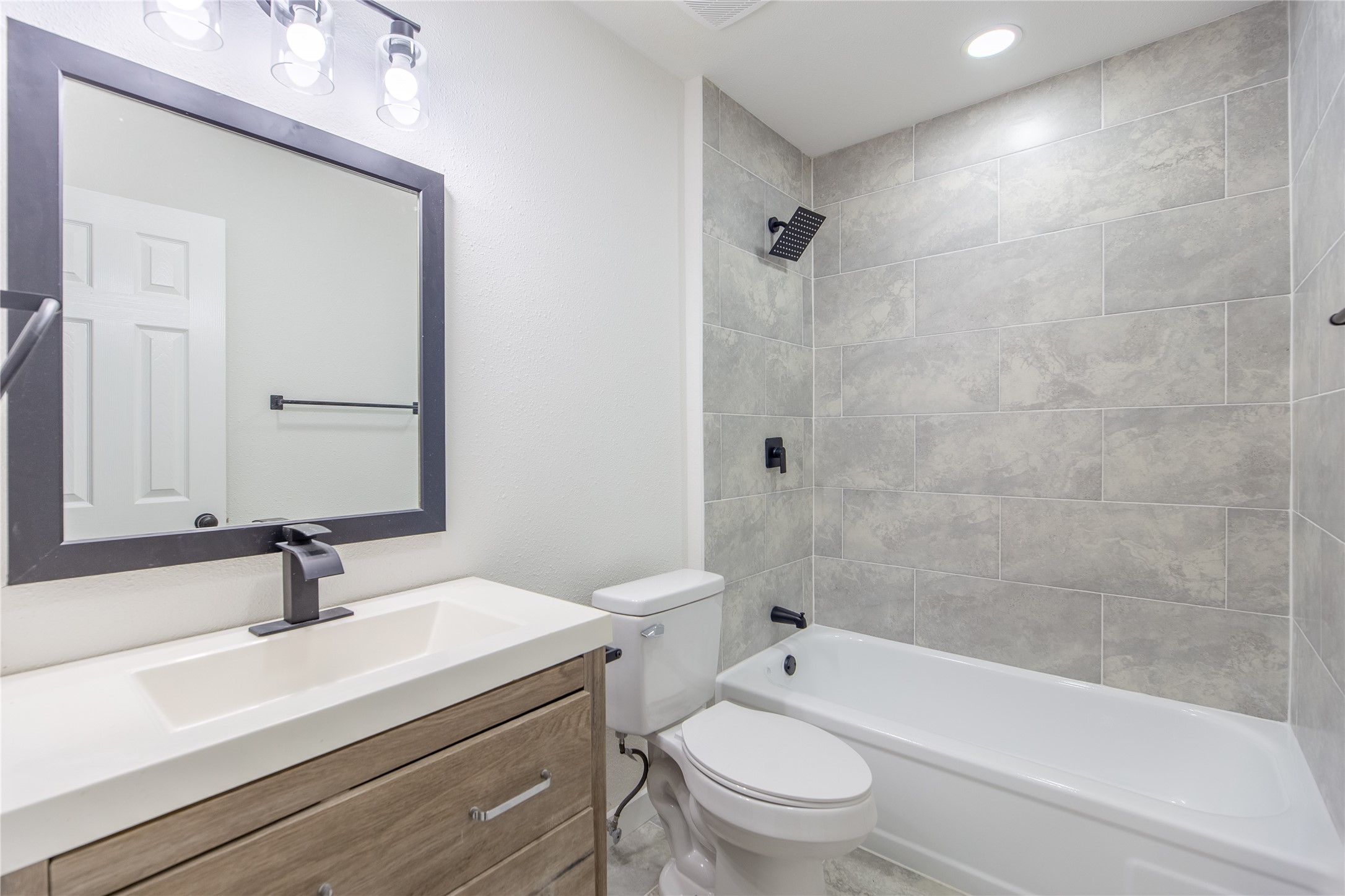 2105 Matterhorn Drive Garland TX 75044