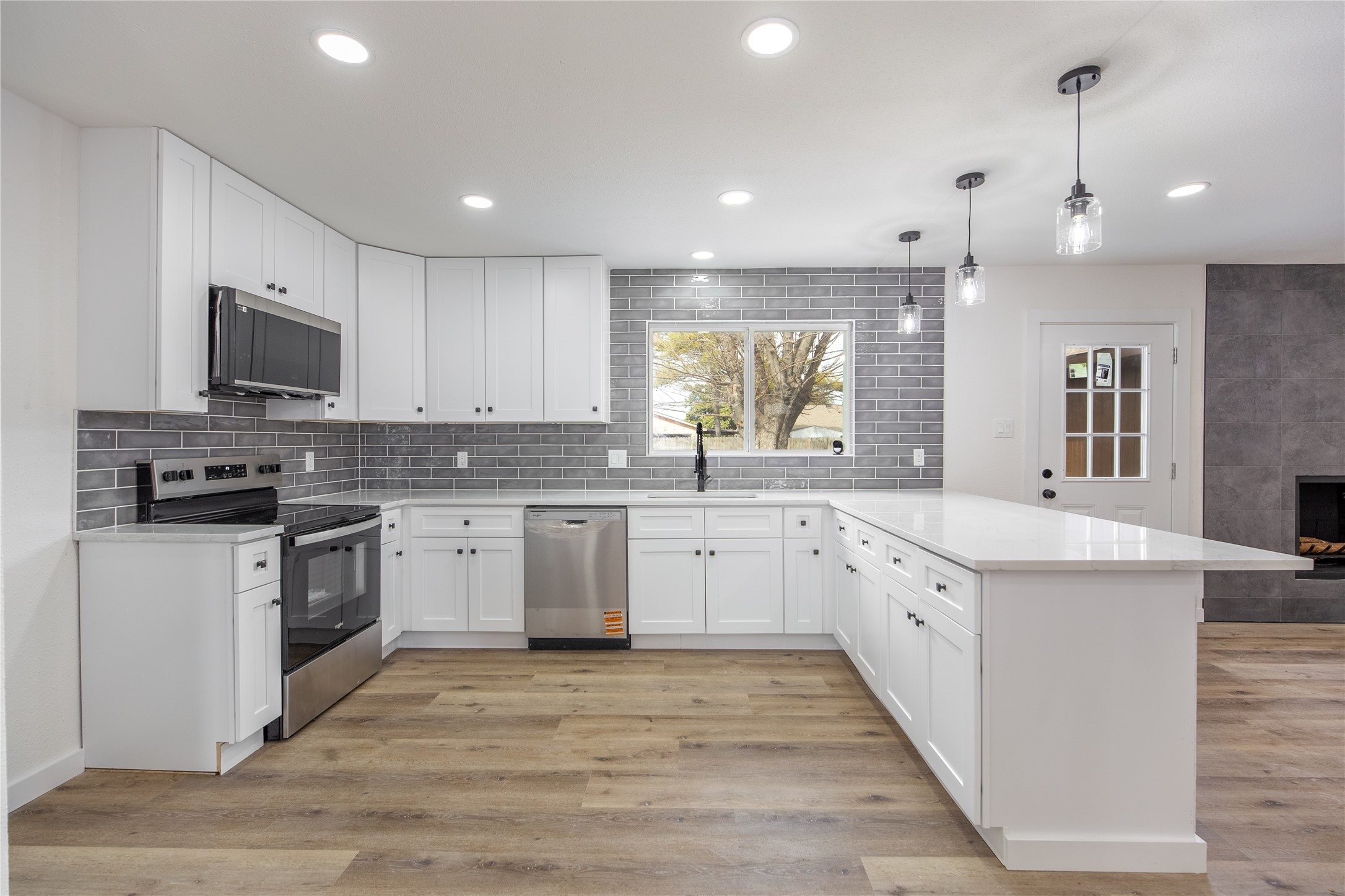 2105 Matterhorn Drive Garland TX 75044