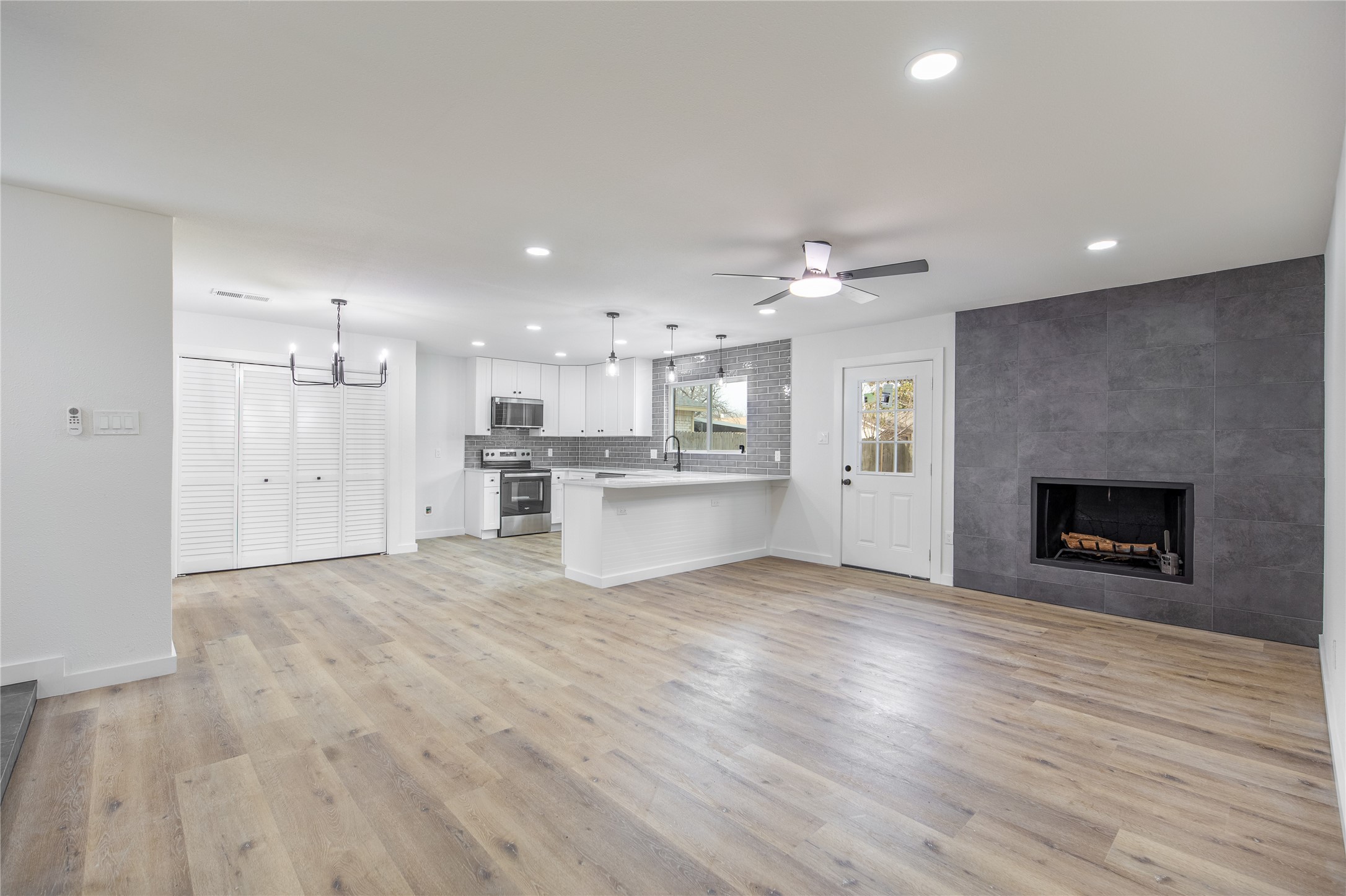 2105 Matterhorn Drive Garland TX 75044