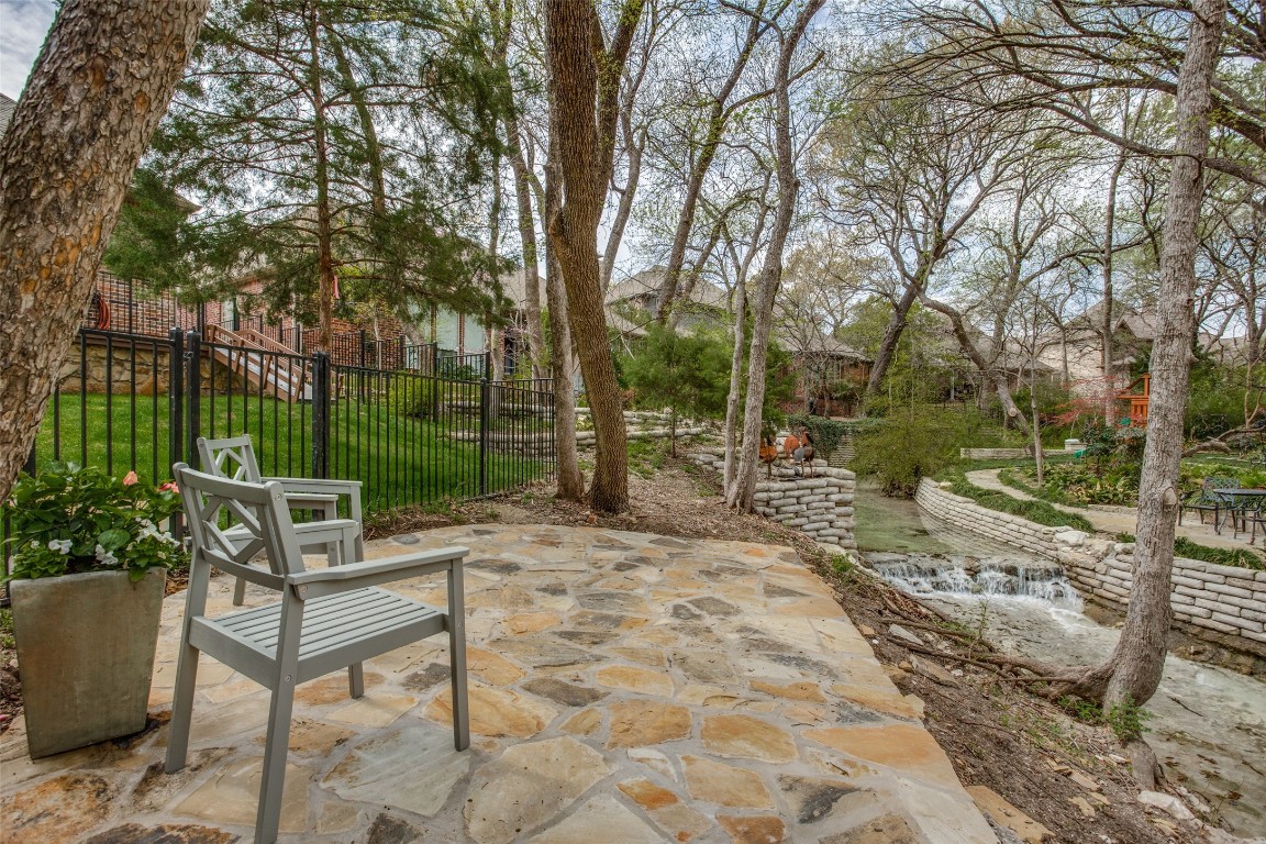 1109 Winding Brook Drive Garland TX 75044