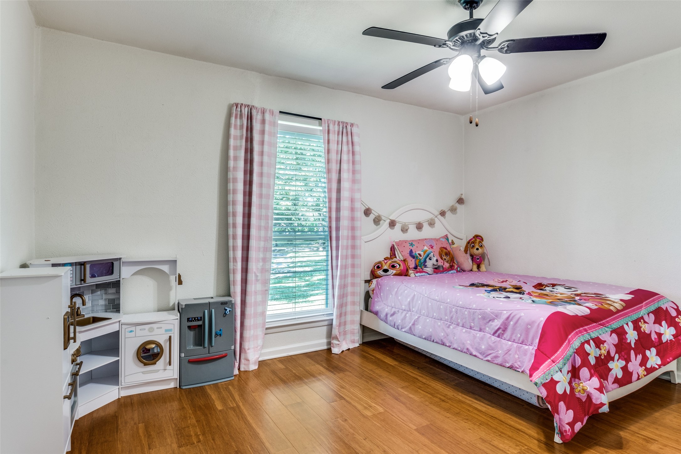 1803 Travis Street Garland TX 75042