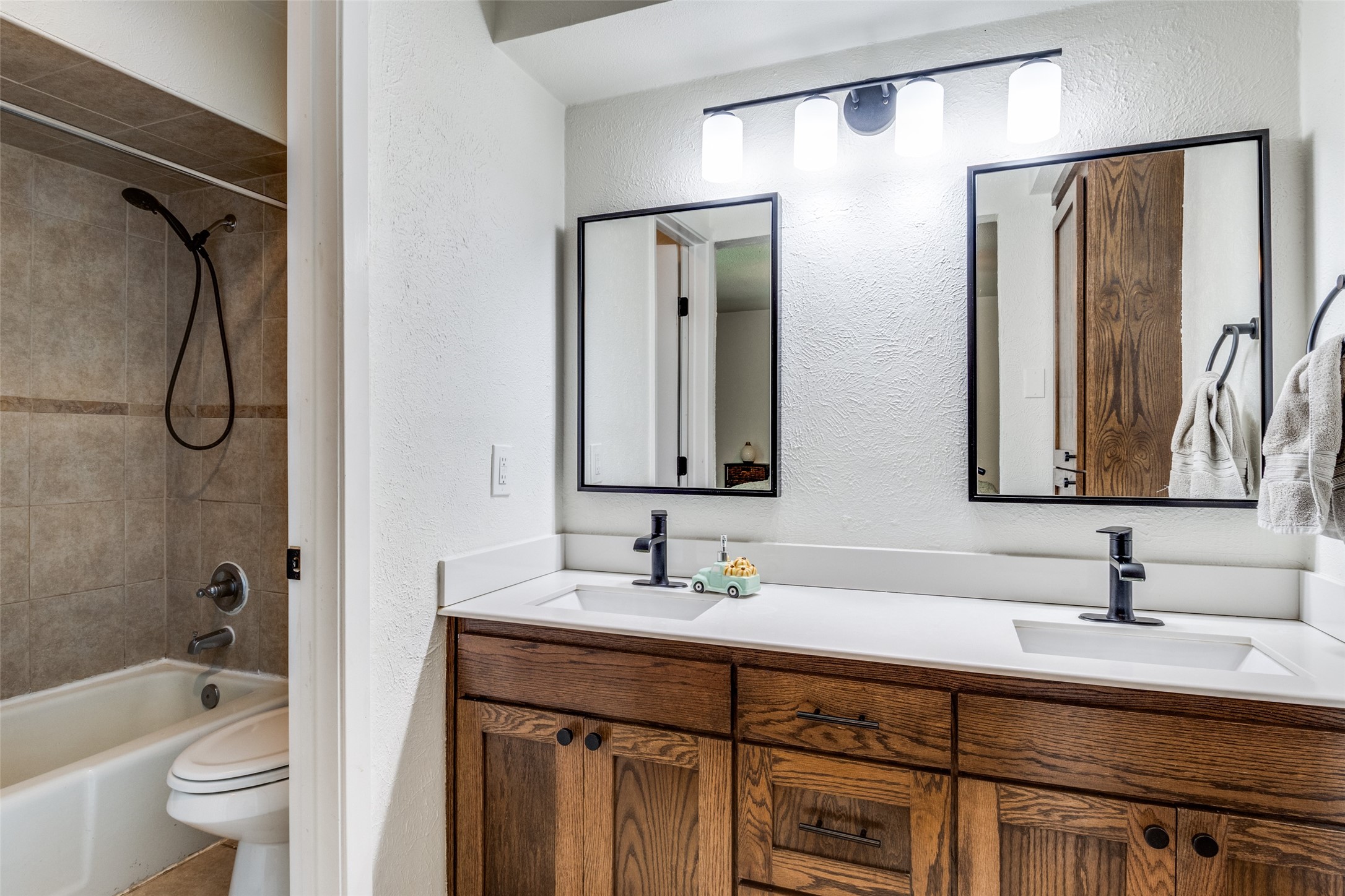1803 Travis Street Garland TX 75042